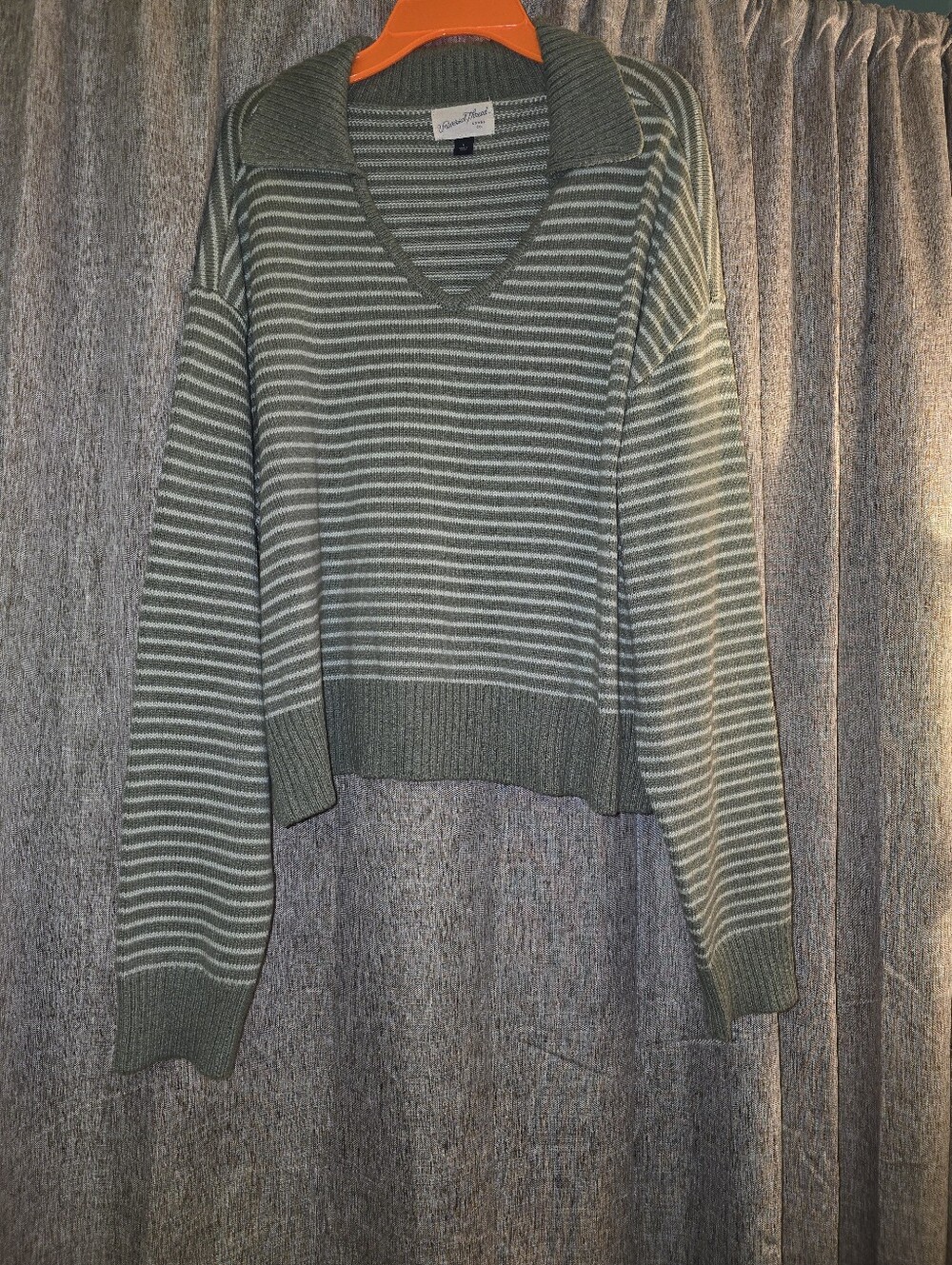 Universal Thread Olive and Light Gray Striped V-Neck Sweater